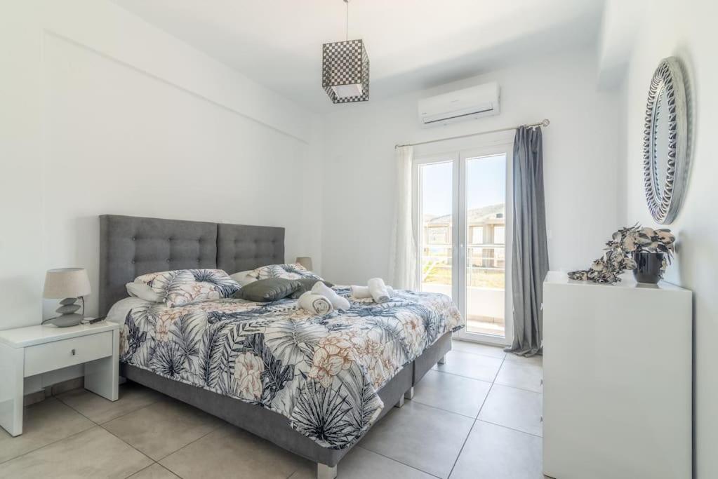 Minoas Apt Next To The Beach Милатос Экстерьер фото