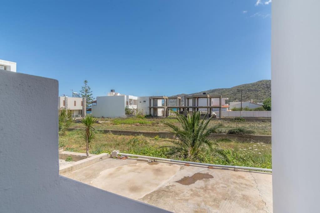 Minoas Apt Next To The Beach Милатос Экстерьер фото